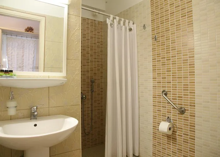 Aigli Néa Ankhíalos