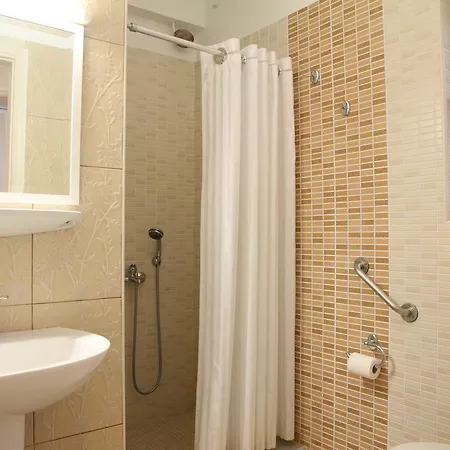 Aigli Неа-Анхиалос