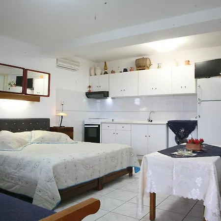 Aigli Неа-Анхиалос